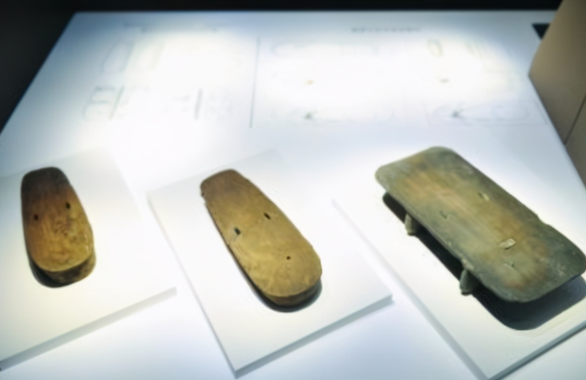 南京“老门西”颜料坊出土一只木屐，破解了唐代木屐的形状之谜