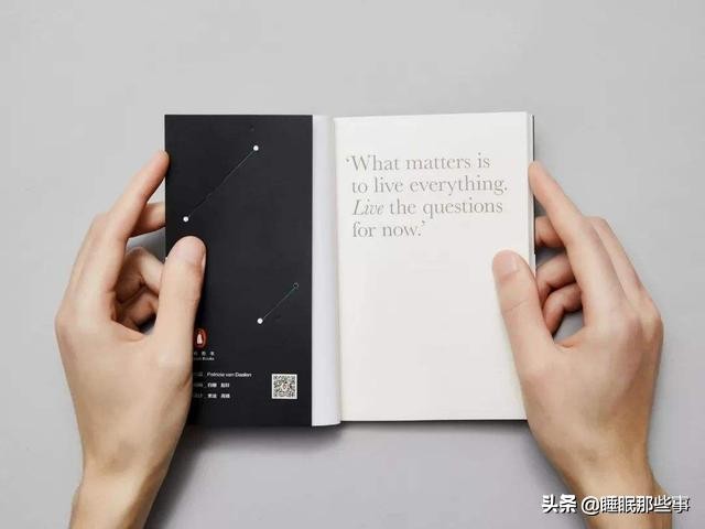 别再抱怨看不下去英文名著了,那是你没买这套小黑书