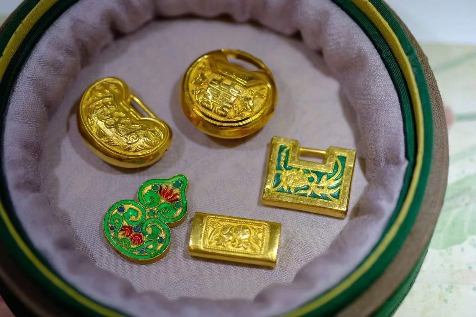 复古黄金长命锁,明清首饰锁代表了高级工匠的美