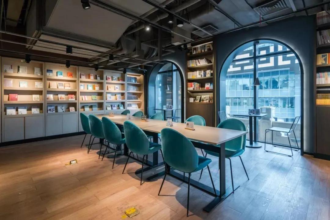 开学季即将来临,还不来南京路上商圈这些宝藏书店逛一逛?