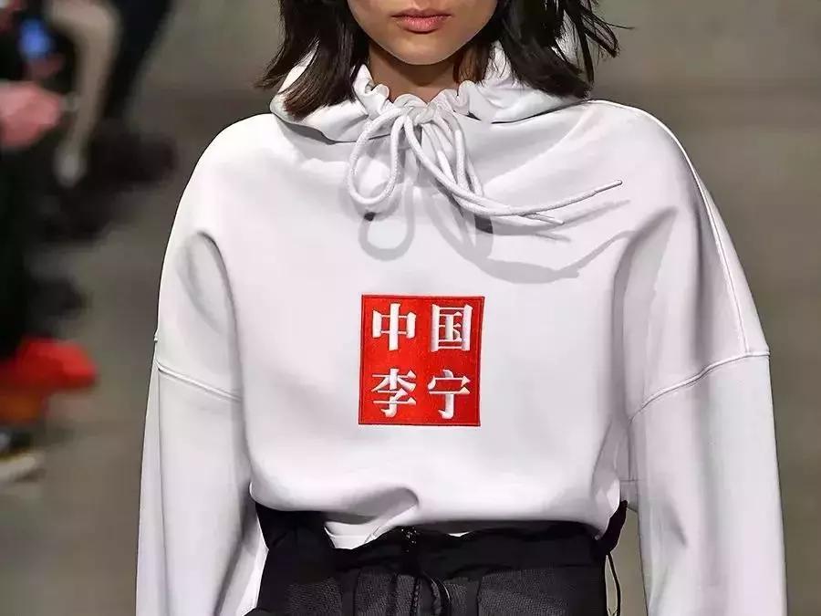 服装行业关店潮与开店潮,2020年必看的服装店经营趋势