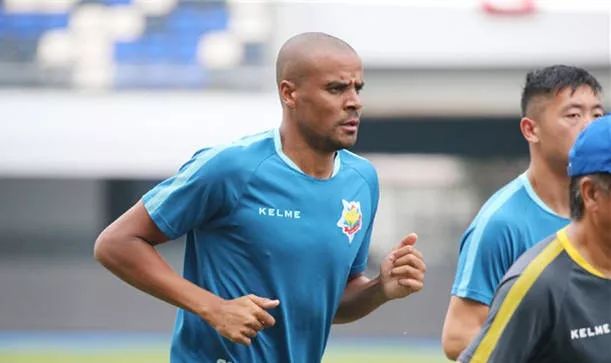 乔尼：八年了，我的青春都留给了中国足球