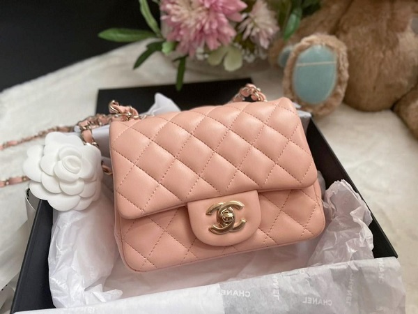 香奈儿包包保值吗,买房买车不如旅行