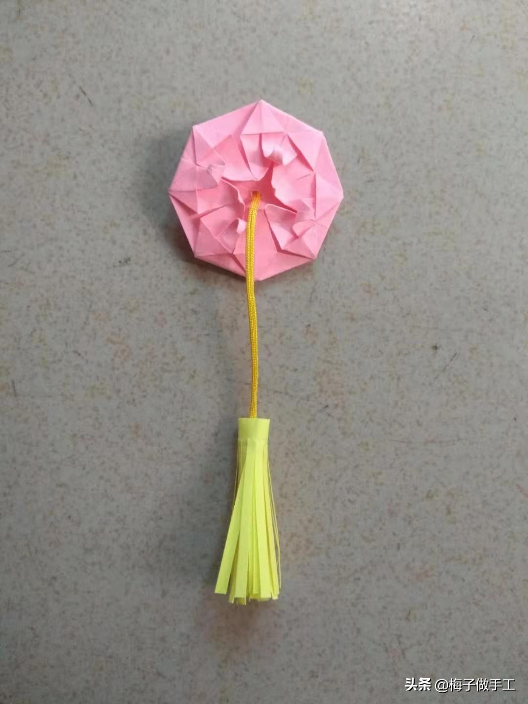 折纸简单又漂亮的过年小灯笼,简单折纸灯笼中秋节两三步完成