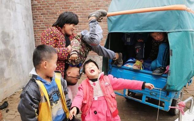 女子一胎生5个孩子,女子一次生10个娃