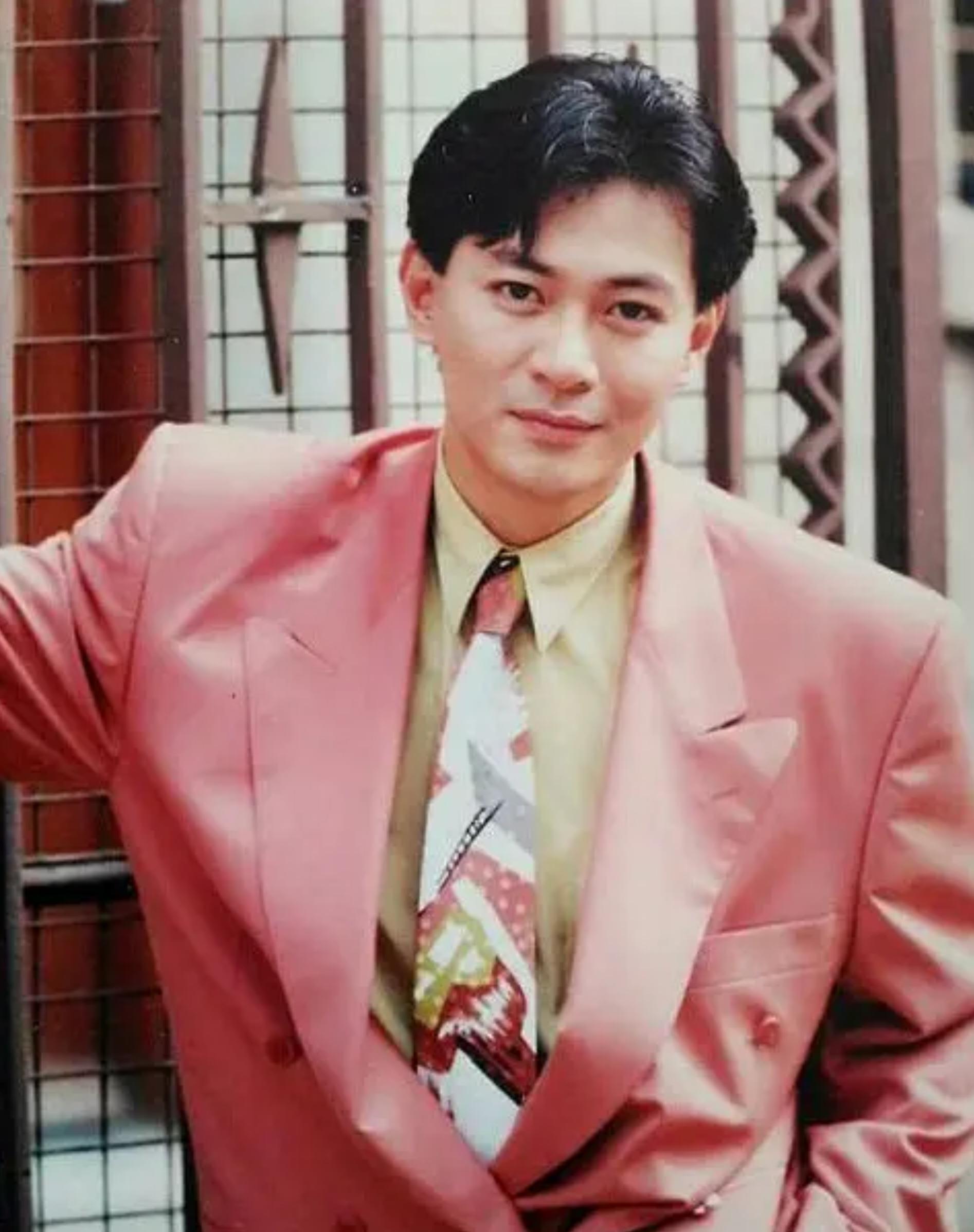 江华长得帅不,江华颜值什么水平