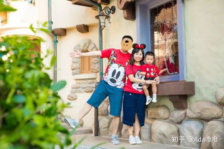 独自带2岁的娃怒刷了10次上海迪士尼，不听我听谁？