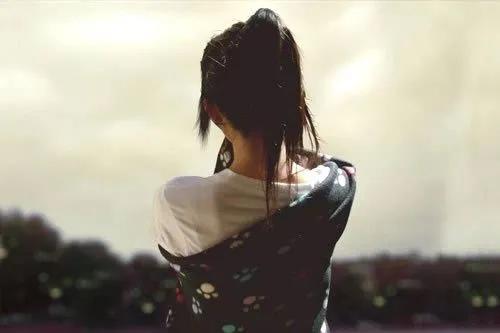 大衣哥朱之文回应别人家门被踢 (大衣哥朱之文善良)