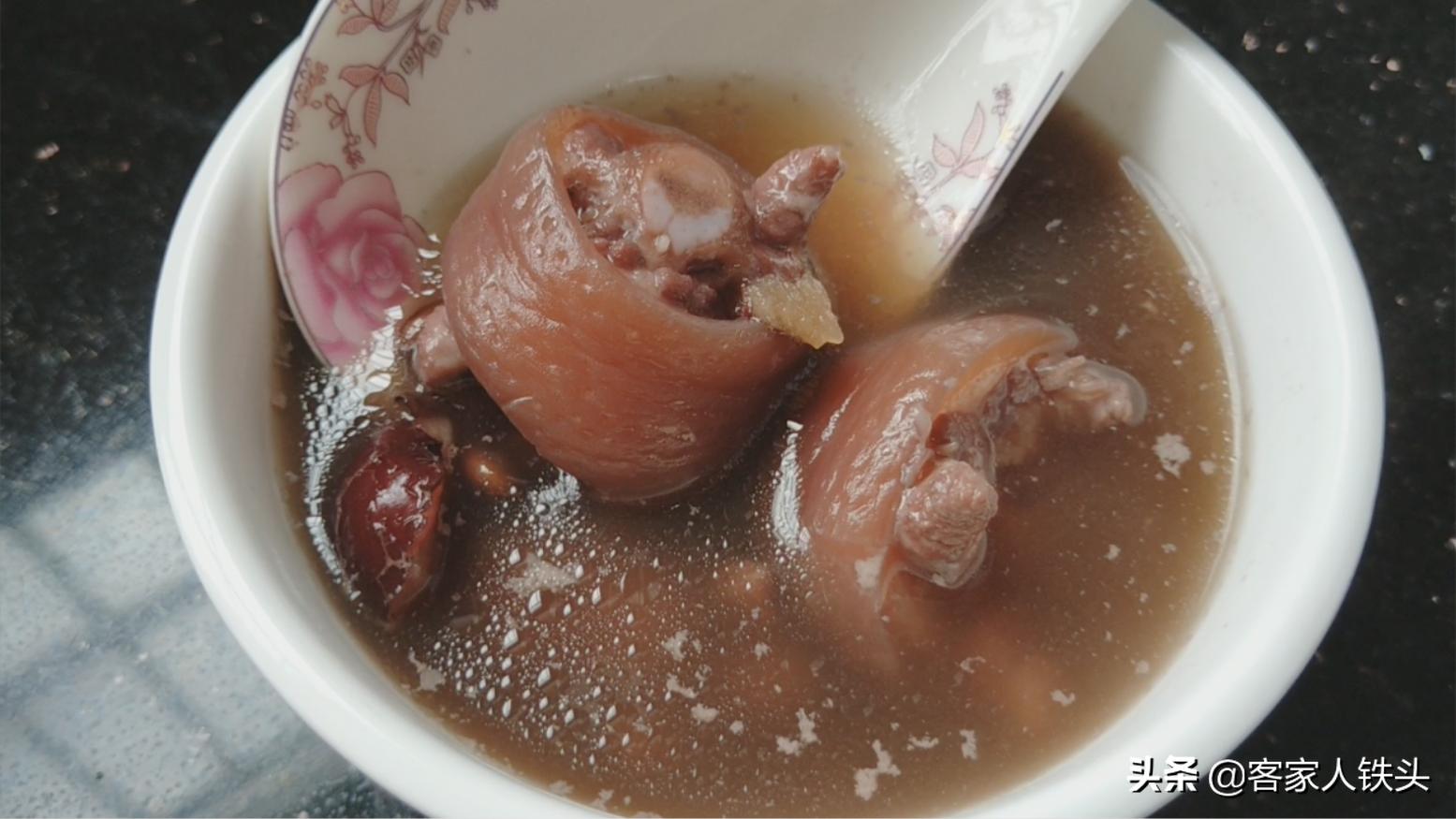 这碗汤清甜润燥补虚养颜冬季必备,夏天给家人多煲这道汤简单滋补