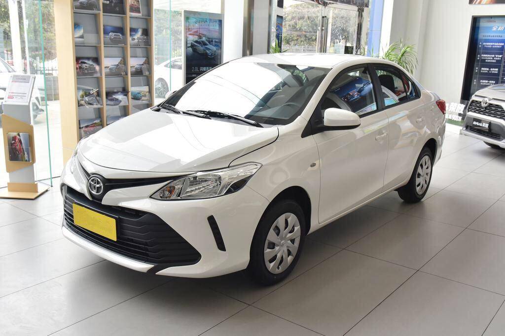 丰田最便宜的手动挡轿车,丰田最便宜自动挡车多少钱