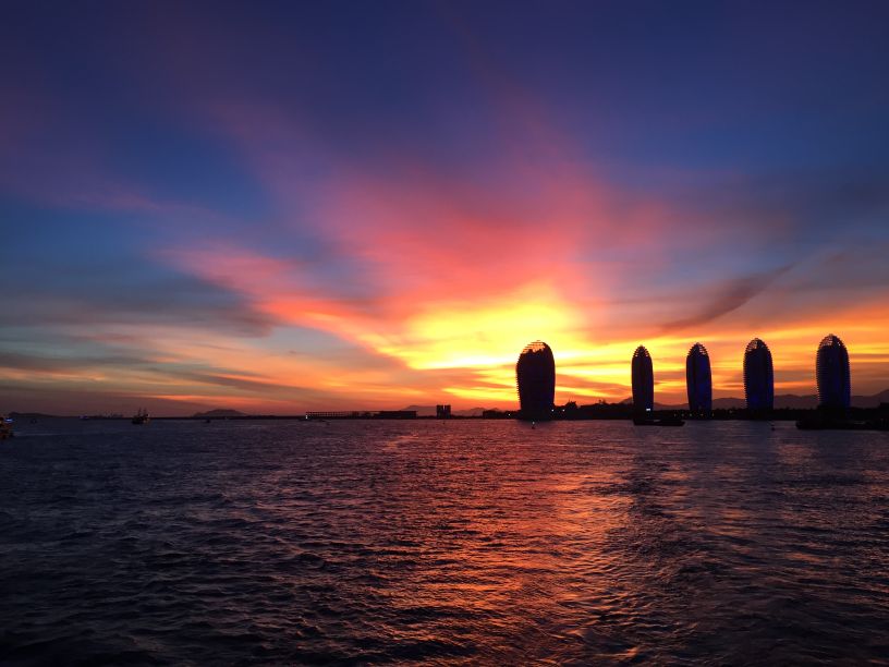 一个人三亚湾最便宜的住宿,三亚的三亚湾候鸟住宿介绍