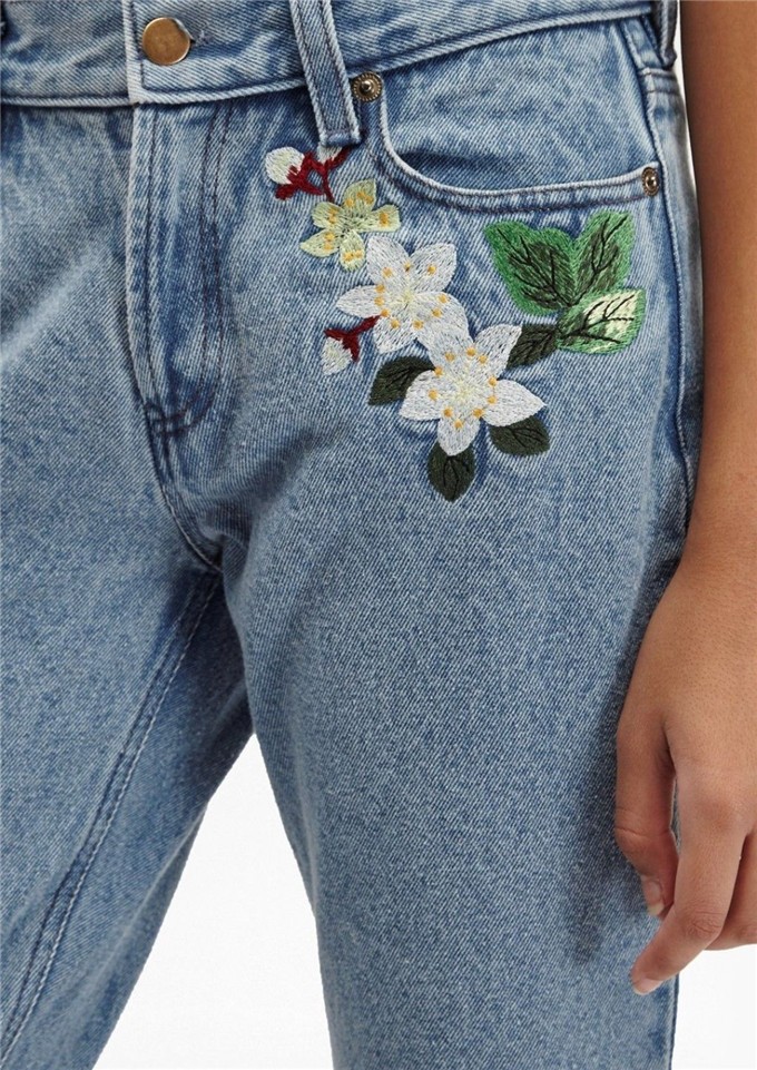 衣柜里必须要有直筒牛仔裤百搭,衣柜牛仔裤款式