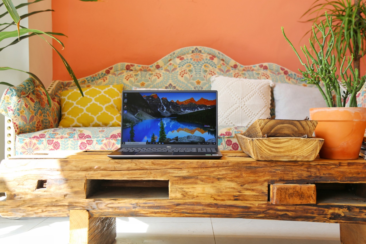 戴尔灵越燃7000玩游戏,戴尔灵越7000的4k屏幕