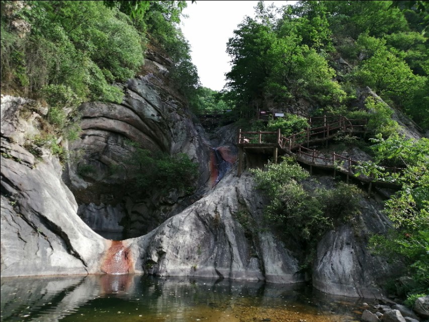 卧龙谷风光,卧龙谷秋色图片