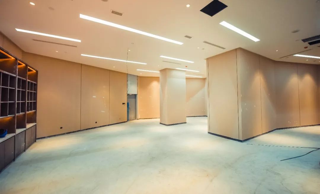 航空舱主题酒店,航空港区的四季酒店