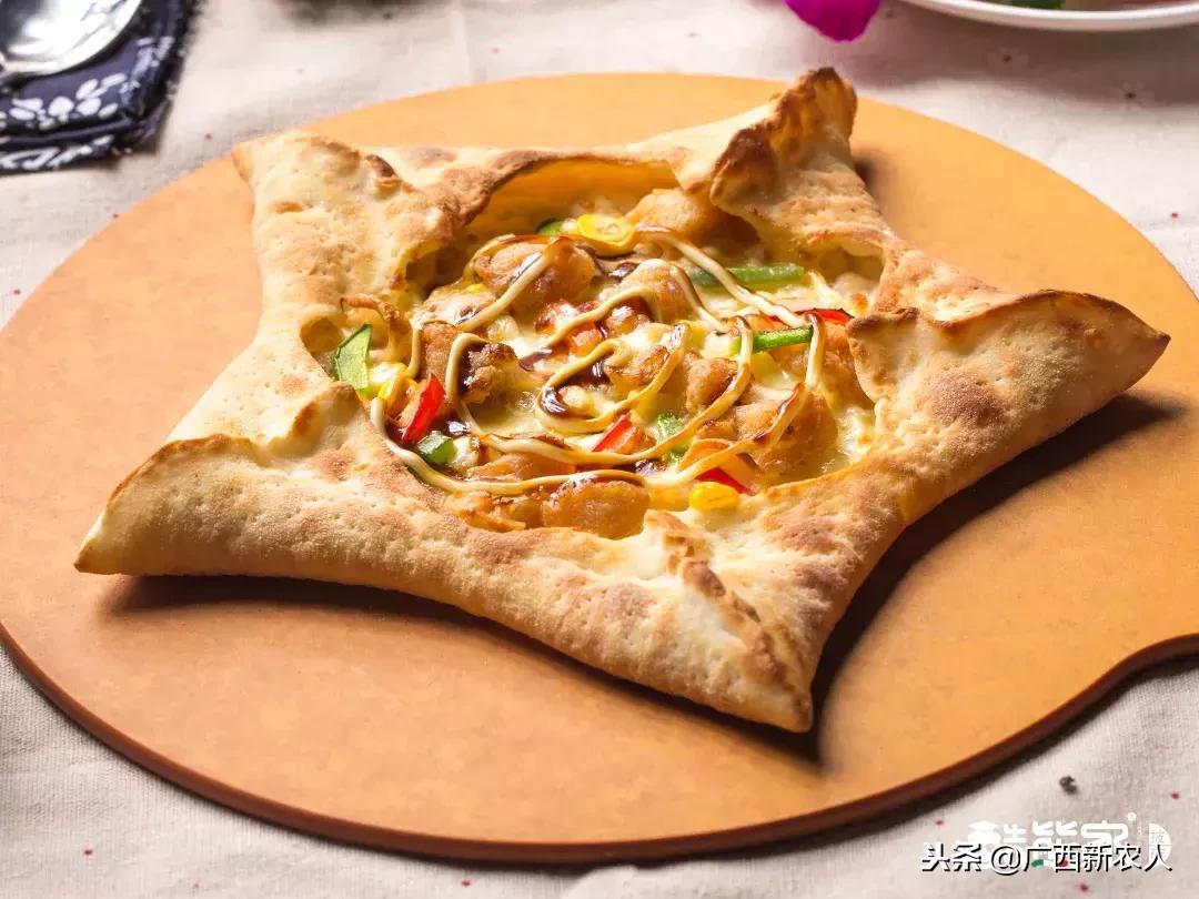 酷熊家,光头强请熊大熊二吃披萨