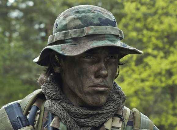 女球迷助威国足图片,女球迷为世界杯国足助威