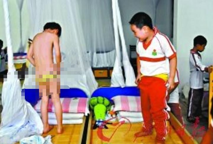 将亲姐私房照卖给同学,无性别界限的教育,注定结出恶果