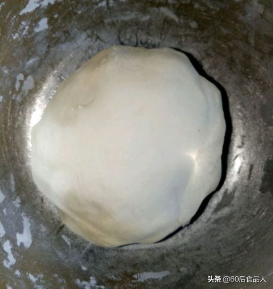 烫熟的面粉可以做什么,烫面加酵母发酵能做馒头吗