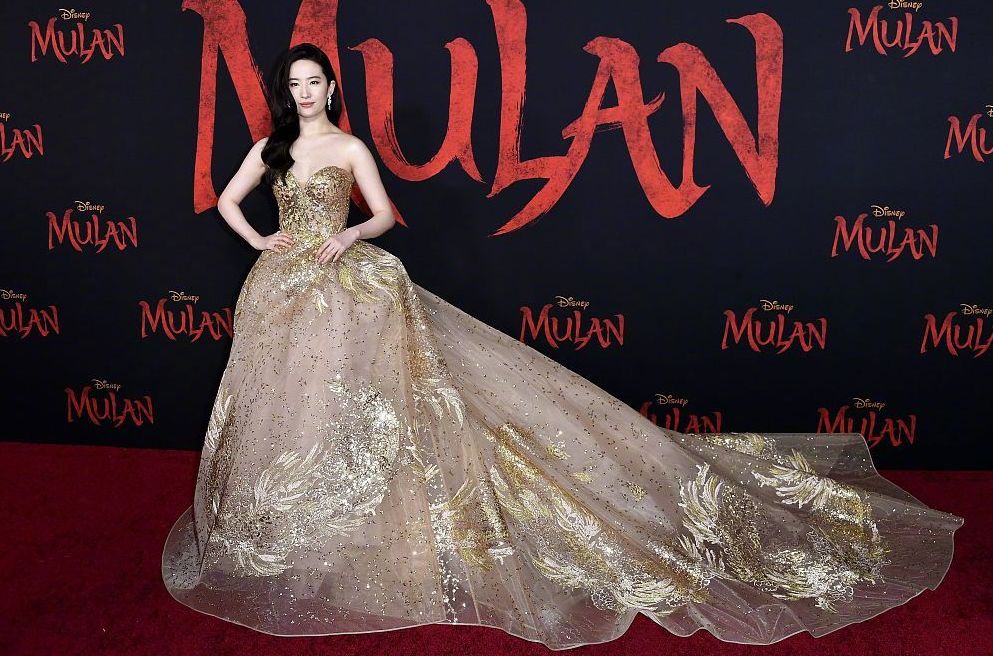 大明星确诊了，大赛事取消了，大电影硬上了，疫情下的欧美圈