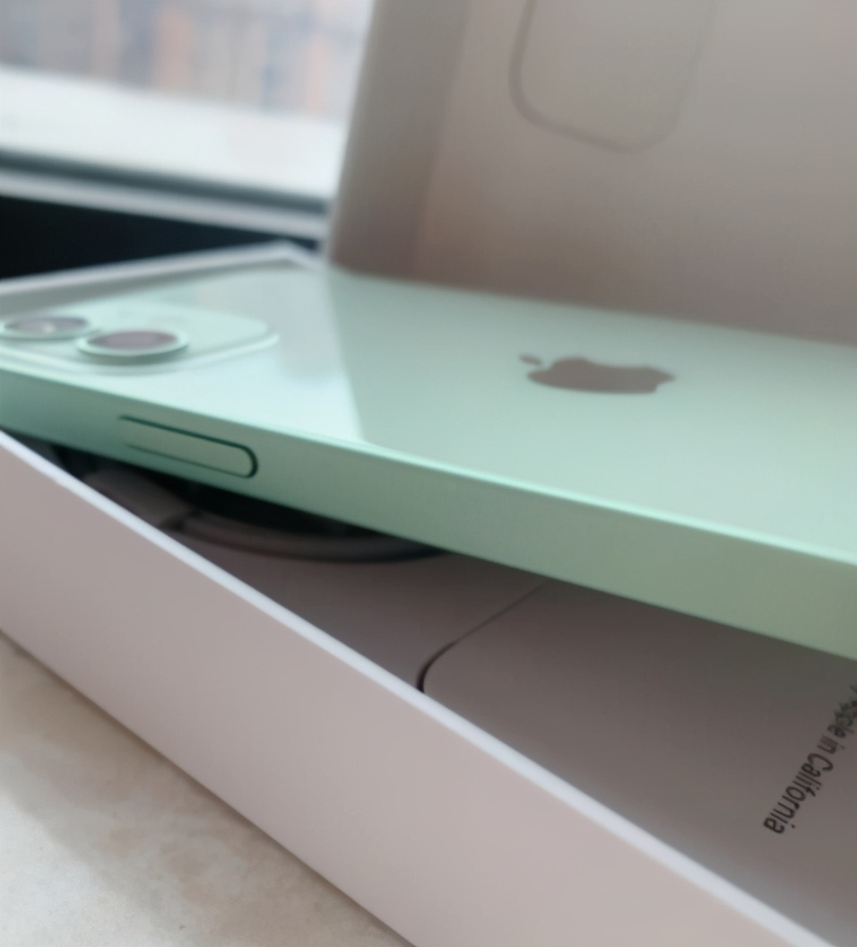 6799跌到6199，苹果A14+4G运存+双摄，终于等到了