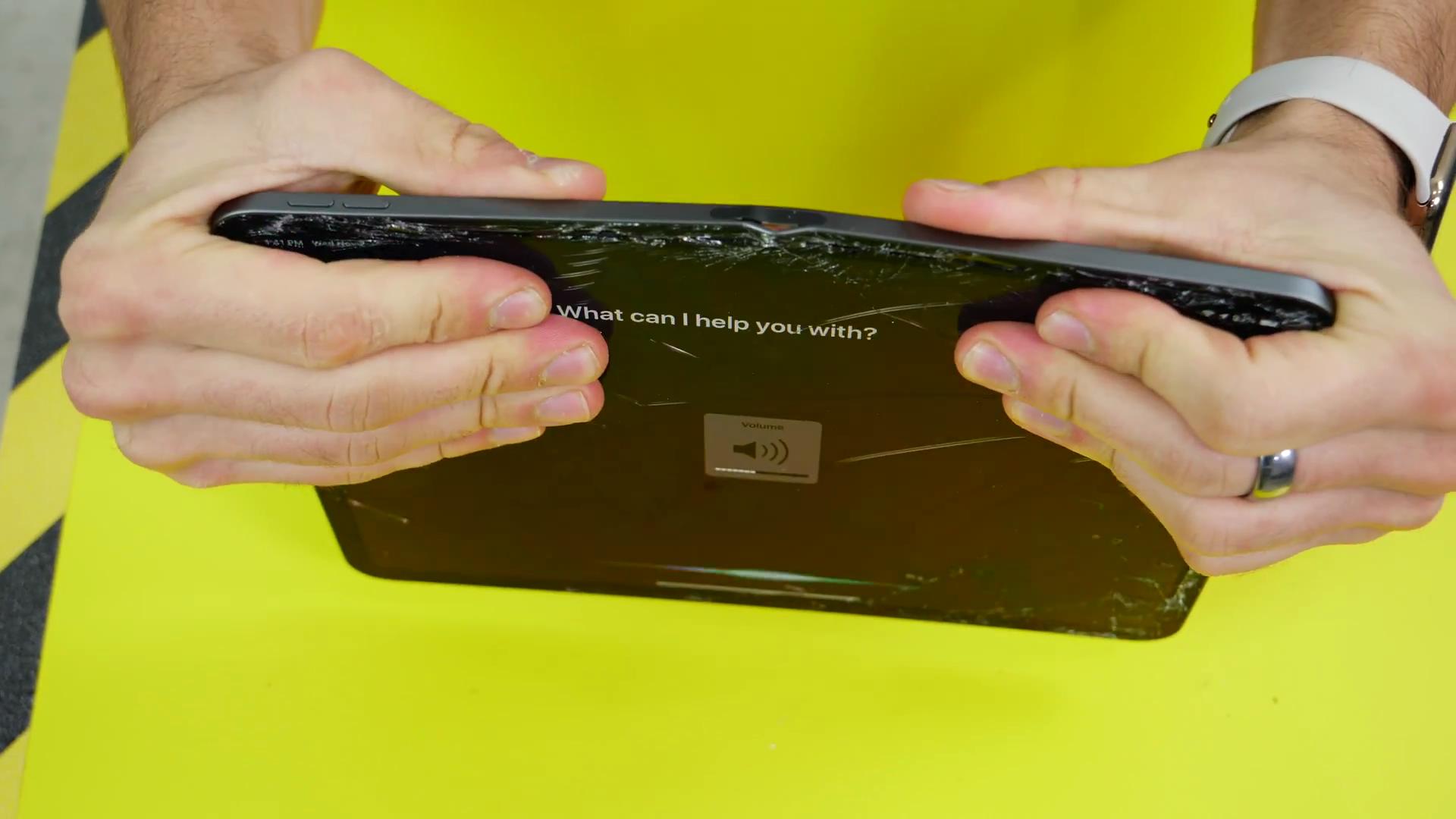 2022ipadpro摔落测试,苹果ipadpro2020抗弯折测试