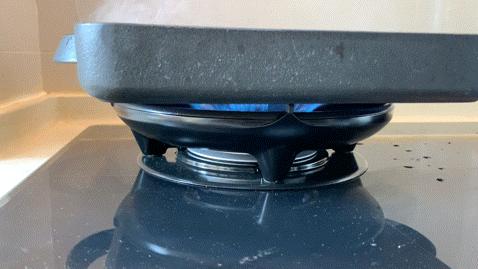 嵌入式燃气灶怎么防油污,嵌入式燃气灶如何选择炉头