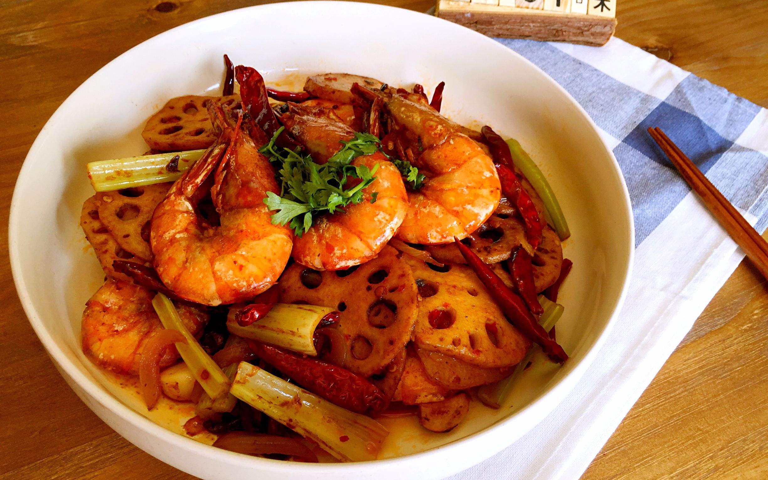 干锅虾麻辣的做法家常,麻辣干锅虾和土豆的做法大全