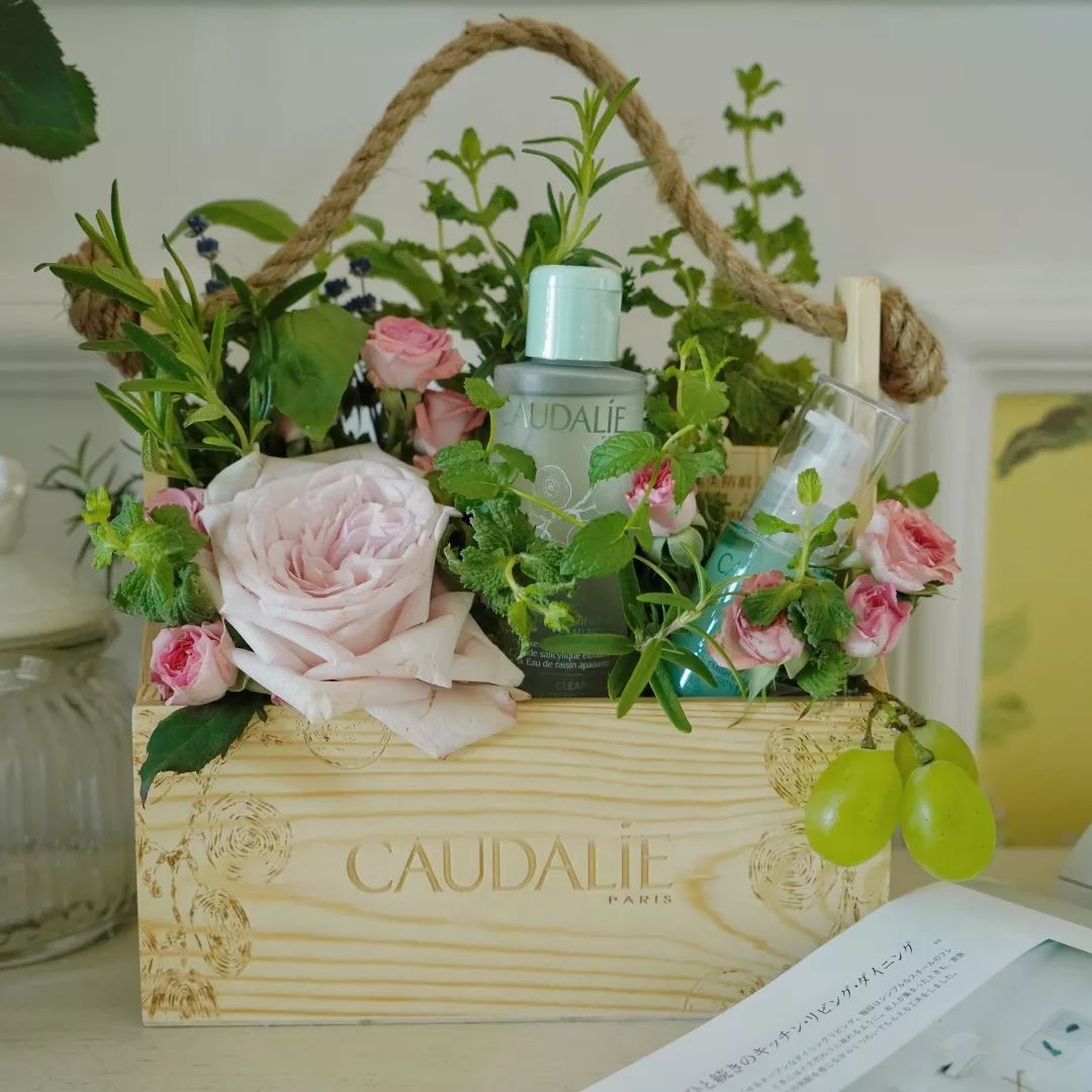 娇韵诗柔肤卸妆乳,好用的紧致精华娇韵诗