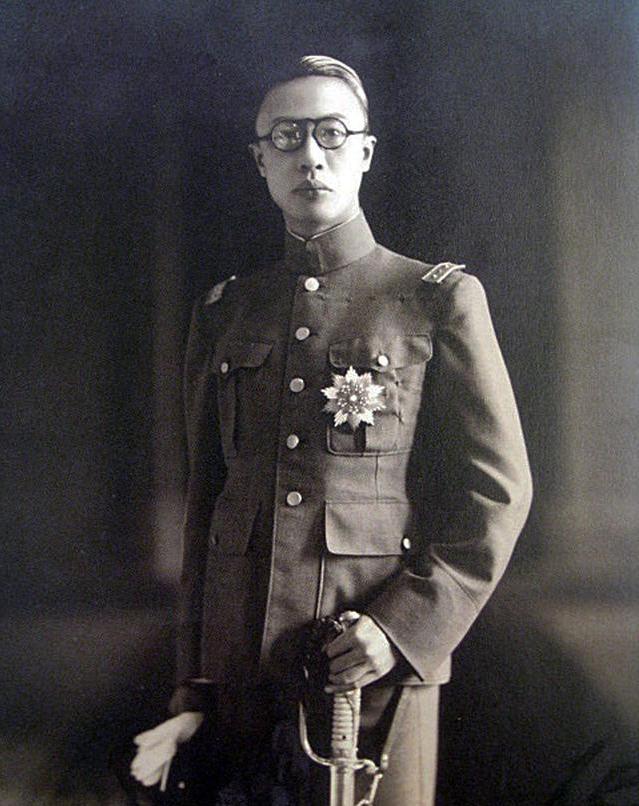 毛主席读溥仪的《我的前半生》，看后评价：我觉得这本书写得不好