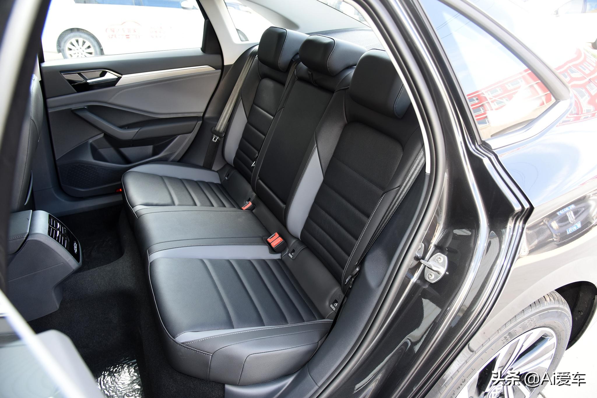 空间大省油配置高价格亲民的轿车,空间高省油家用轿车推荐