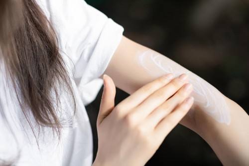 敏感肌肤起皮发痒发红怎么办,皮肤干痒的小妙招