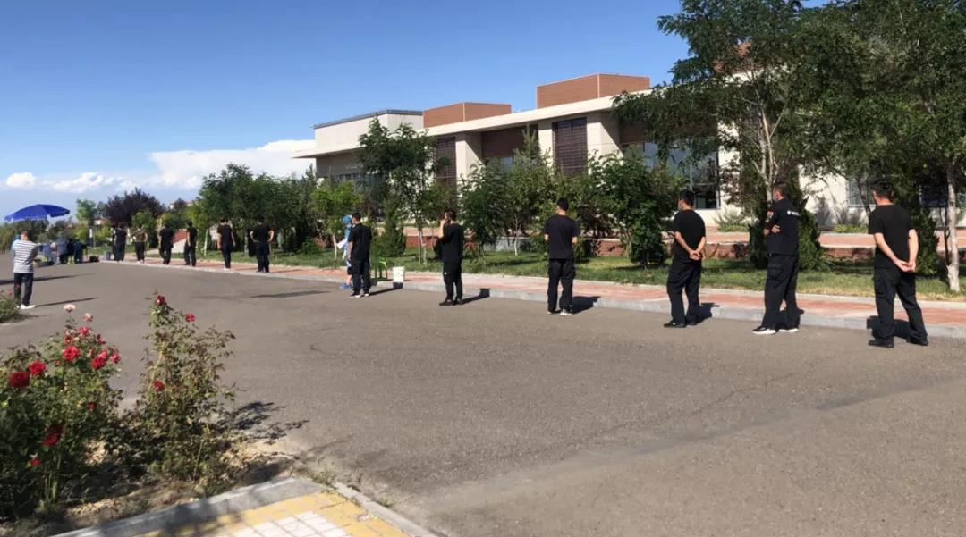 伊宁县疫情之下的我们,疫情期间医务人员不退缩