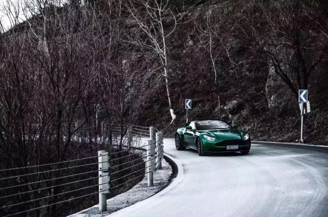 夏东阿斯顿马丁db11试驾,嗜驾