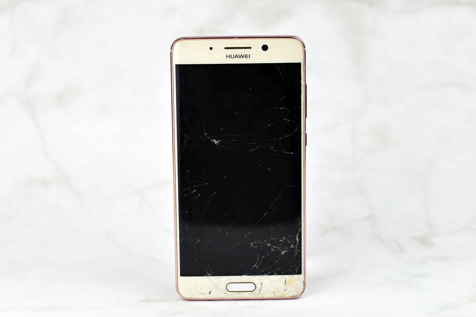 7000块的华为mate40pro,mate40pro蓝猩护甲防摔壳