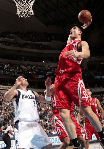 巅峰时期的姚明有多可怕,一个视频告诉你巅峰姚明有多强