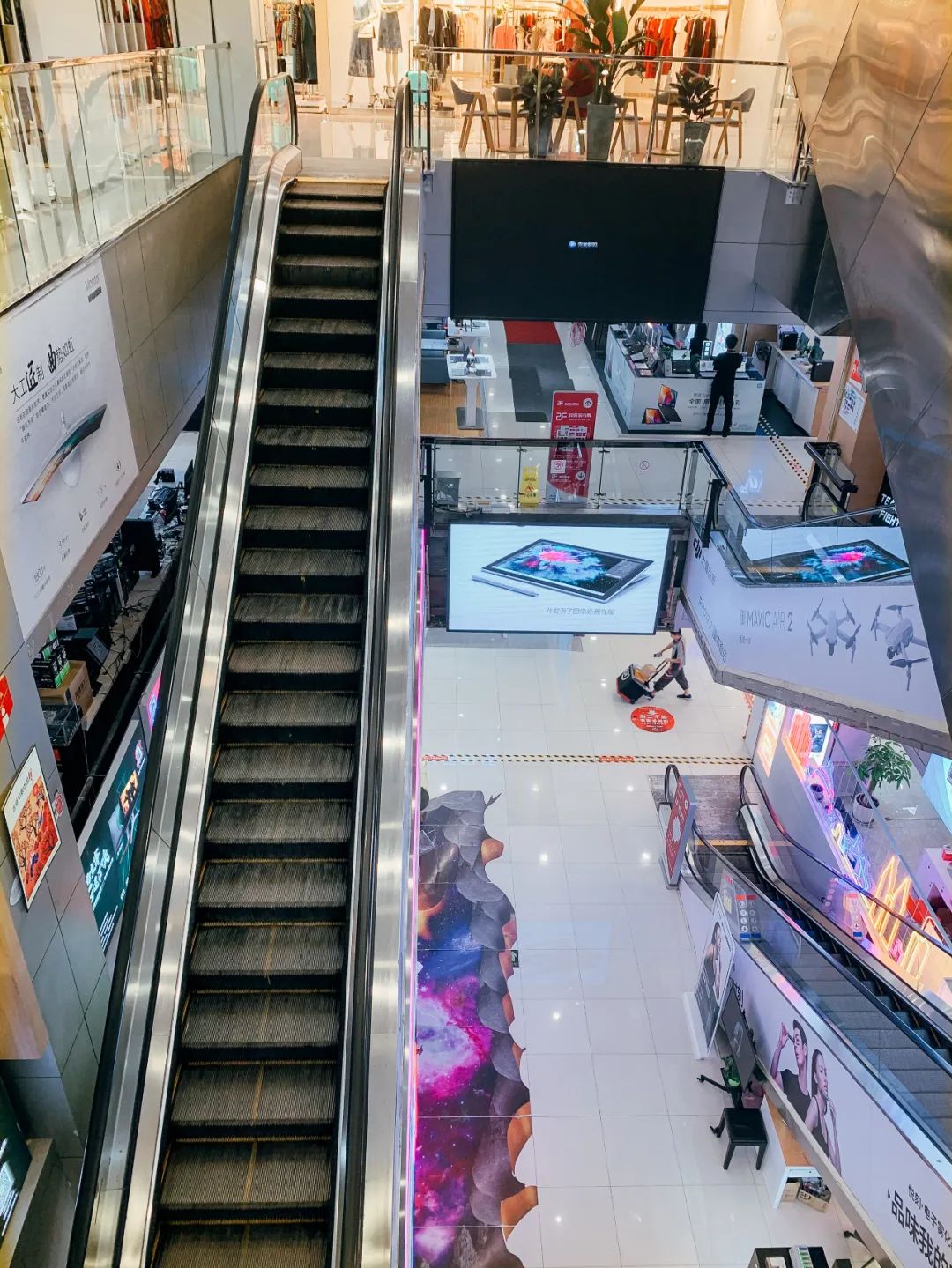 新世纪百货现在发展现状,新世界百货和新世纪百货