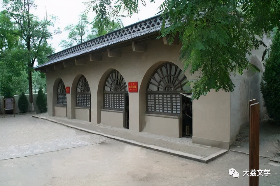 延安窑洞的灯光歌曲,延安窑洞的灯光朗诵