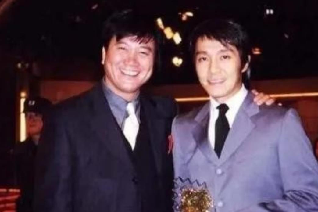 从收徒仪式到拜把子名场面，64岁万梓良被质疑：入戏太深？