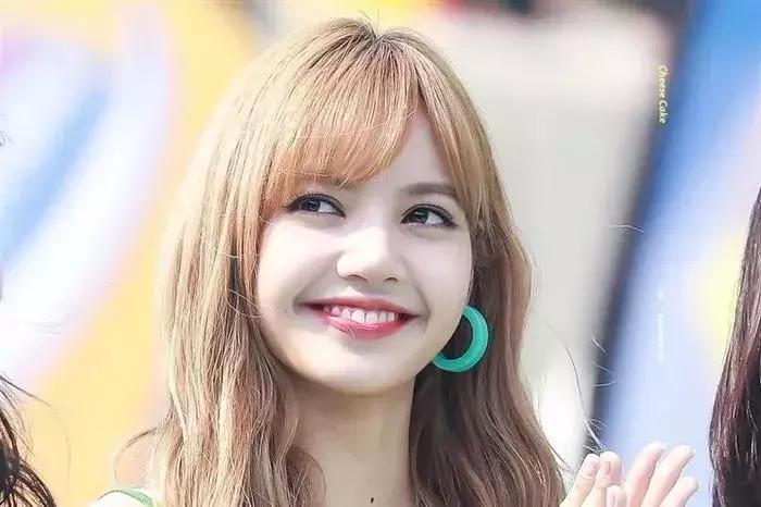 lisa如今的变化,lisa前后颜值对比