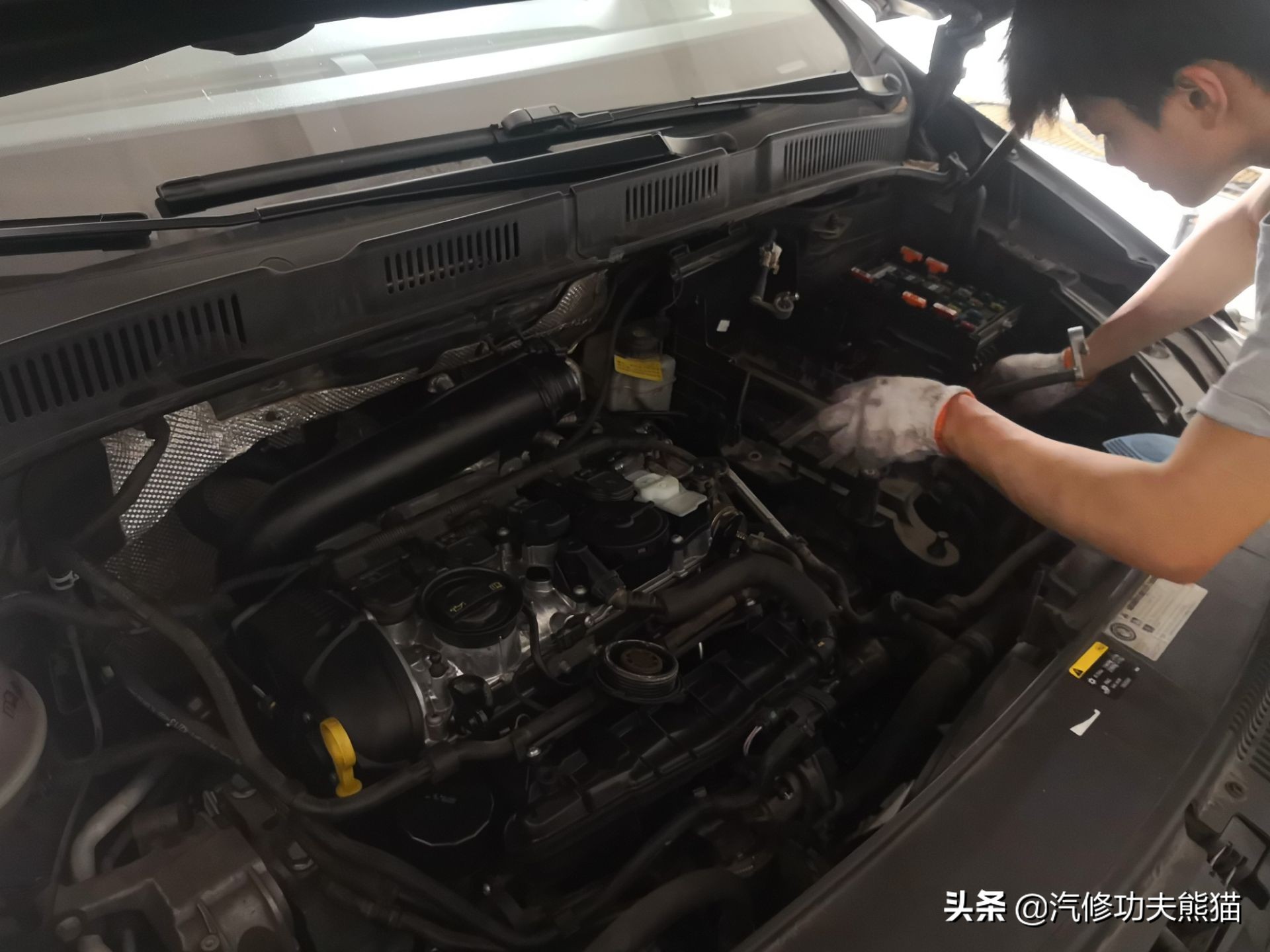 百年大众汽车品牌毁于烧机油？烧机油并非绝症，看看这台进口夏朗