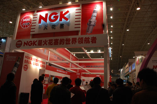 ngk和博世火花塞哪个好,ngk铱金火花塞正品价格