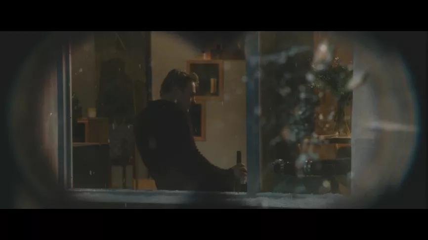 全片高能反转，性感美女化身“*窥偷**狂”