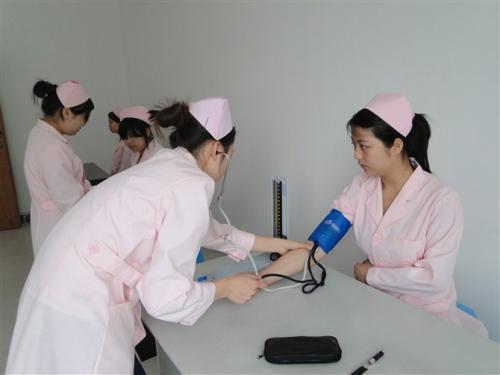 成都卫校招生要求2021分数线,成都哪个卫校是高职