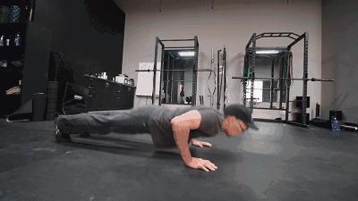 简单锻炼八块腹肌男,八块腹肌健身效果