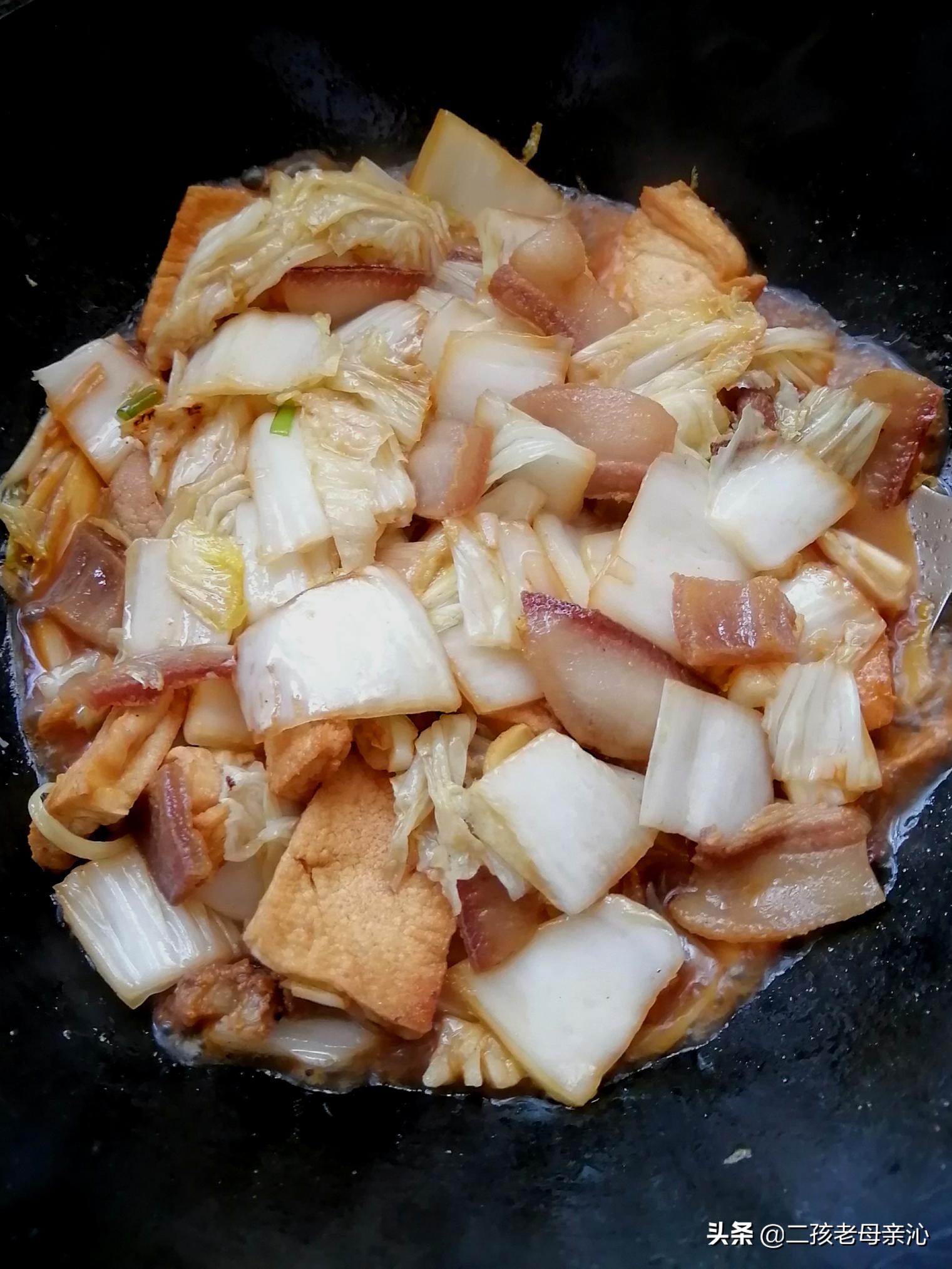 老母亲吃肉,老母亲的饭菜