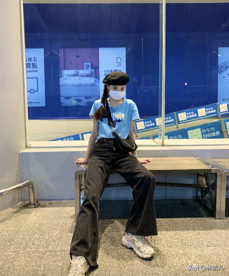 白T恤地位岌岌可危，杨幂林允爱上的马卡龙色T恤，比它更时髦百搭