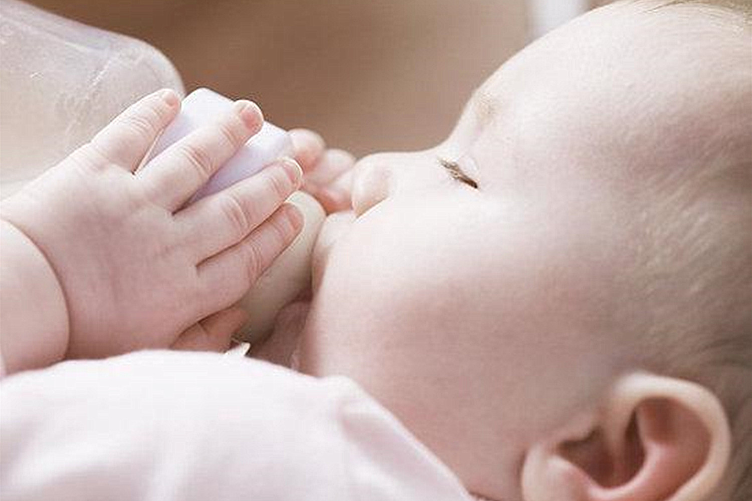 宝宝不放屁通气会发烧吗,宝宝放屁不臭什么原因