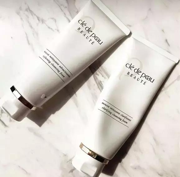 几款温和型洗面奶洗完脸不油不干,有什么洗面奶温和保湿补水效果好