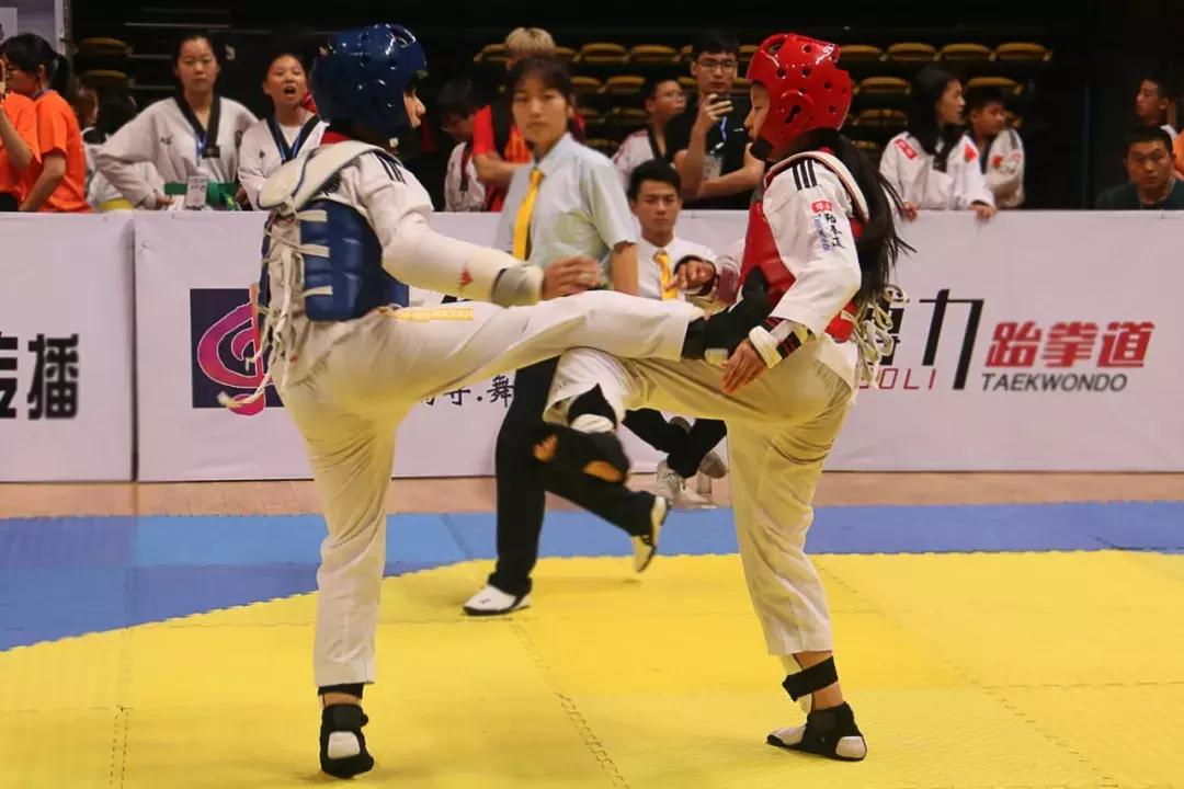 跆拳道教学步法基本功,跆拳道如何训练孩子实战步伐